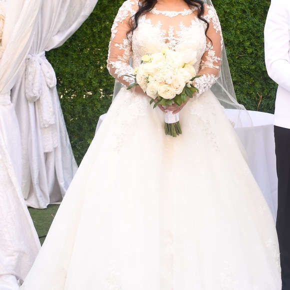 Wedding Dress - Picture 4 of 5